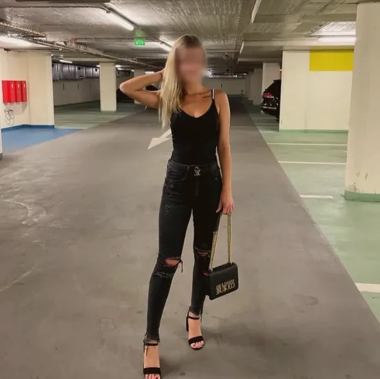 Iman, 21